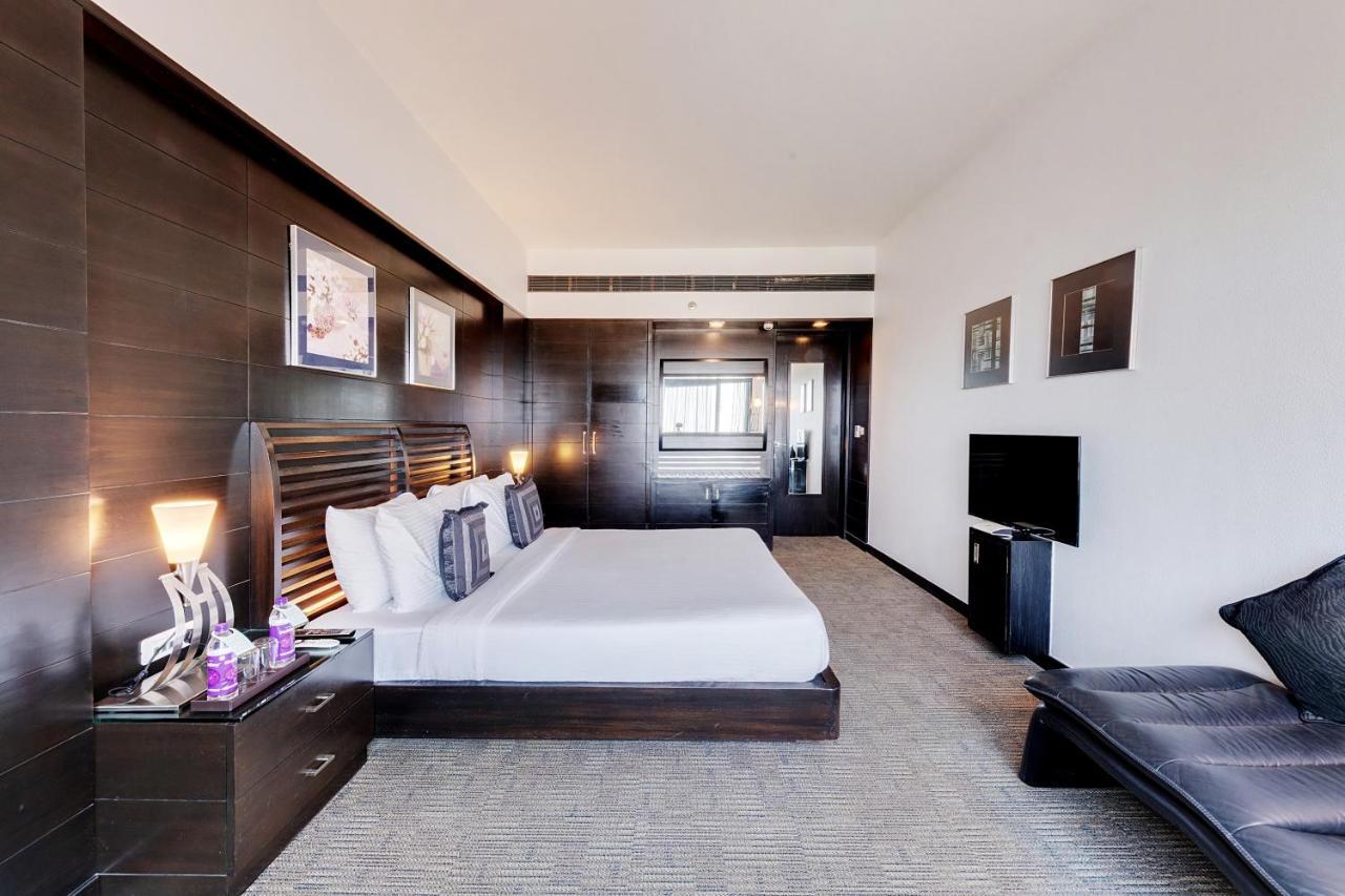 Hotel E Square The Fern,