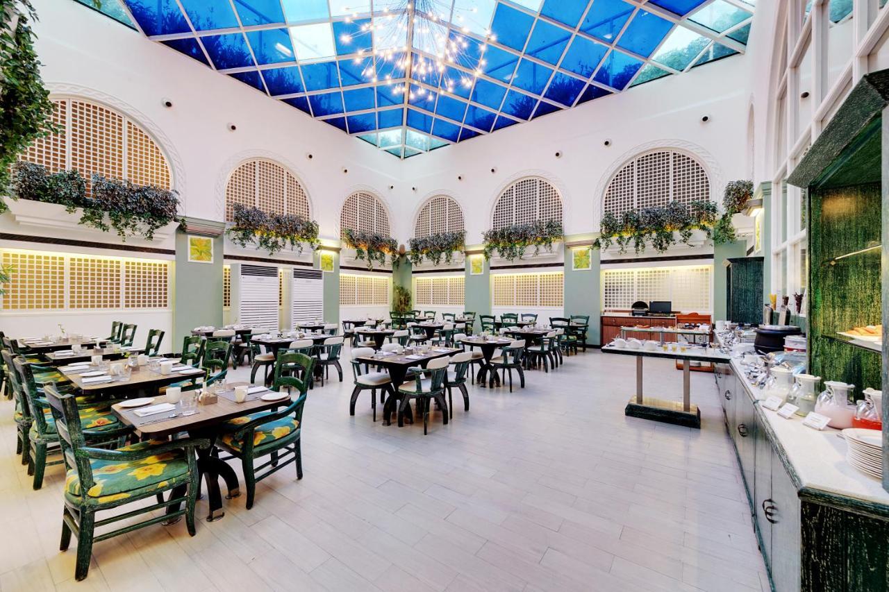 Hotel E Square The Fern, 3*