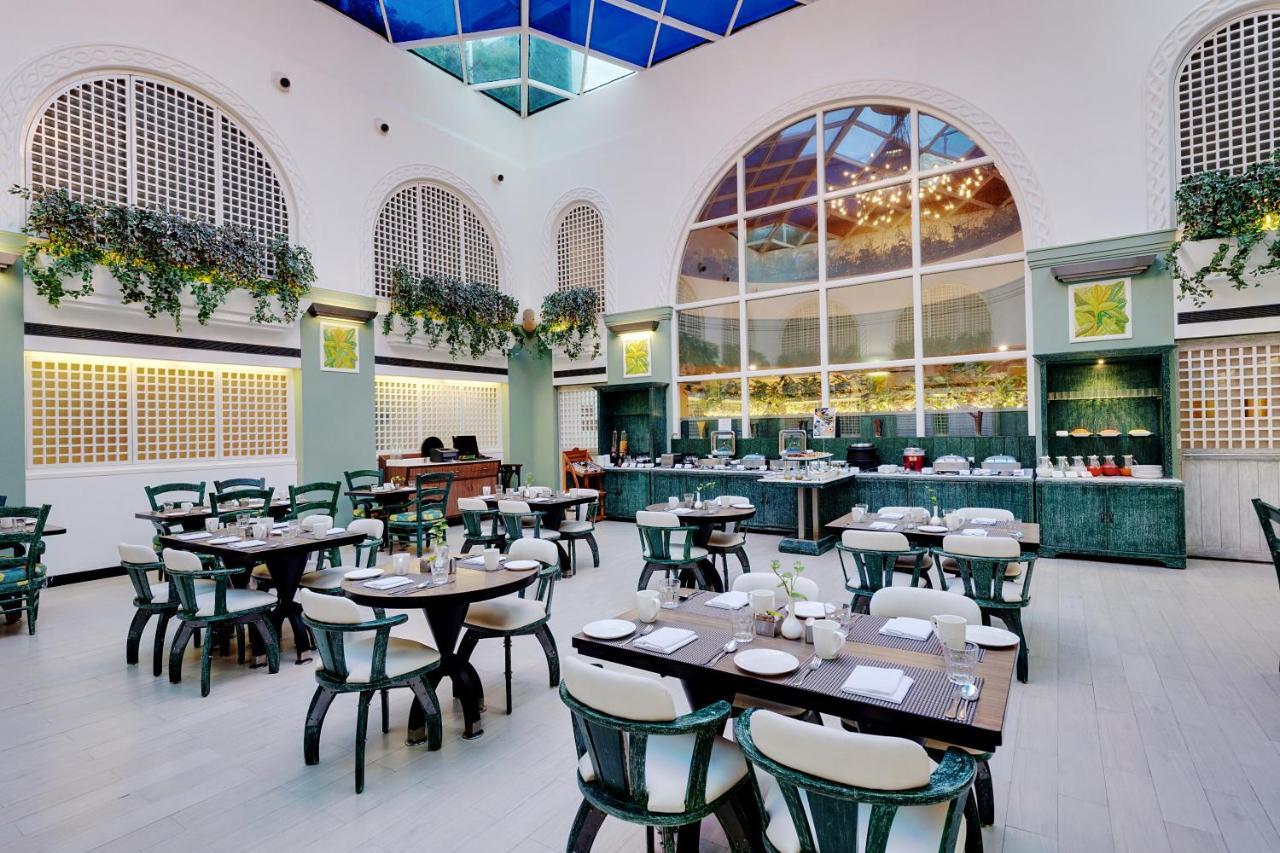 E Square The Fern, 3*