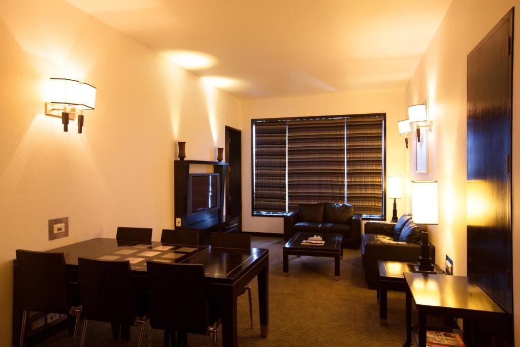 Hotel E Square The Fern, 3*