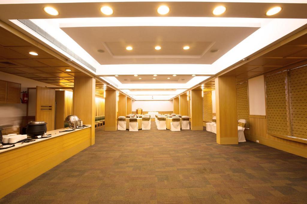 Hotel E Square The Fern, 3*
