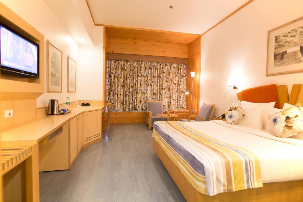 E Square The Fern, Hotel Pune