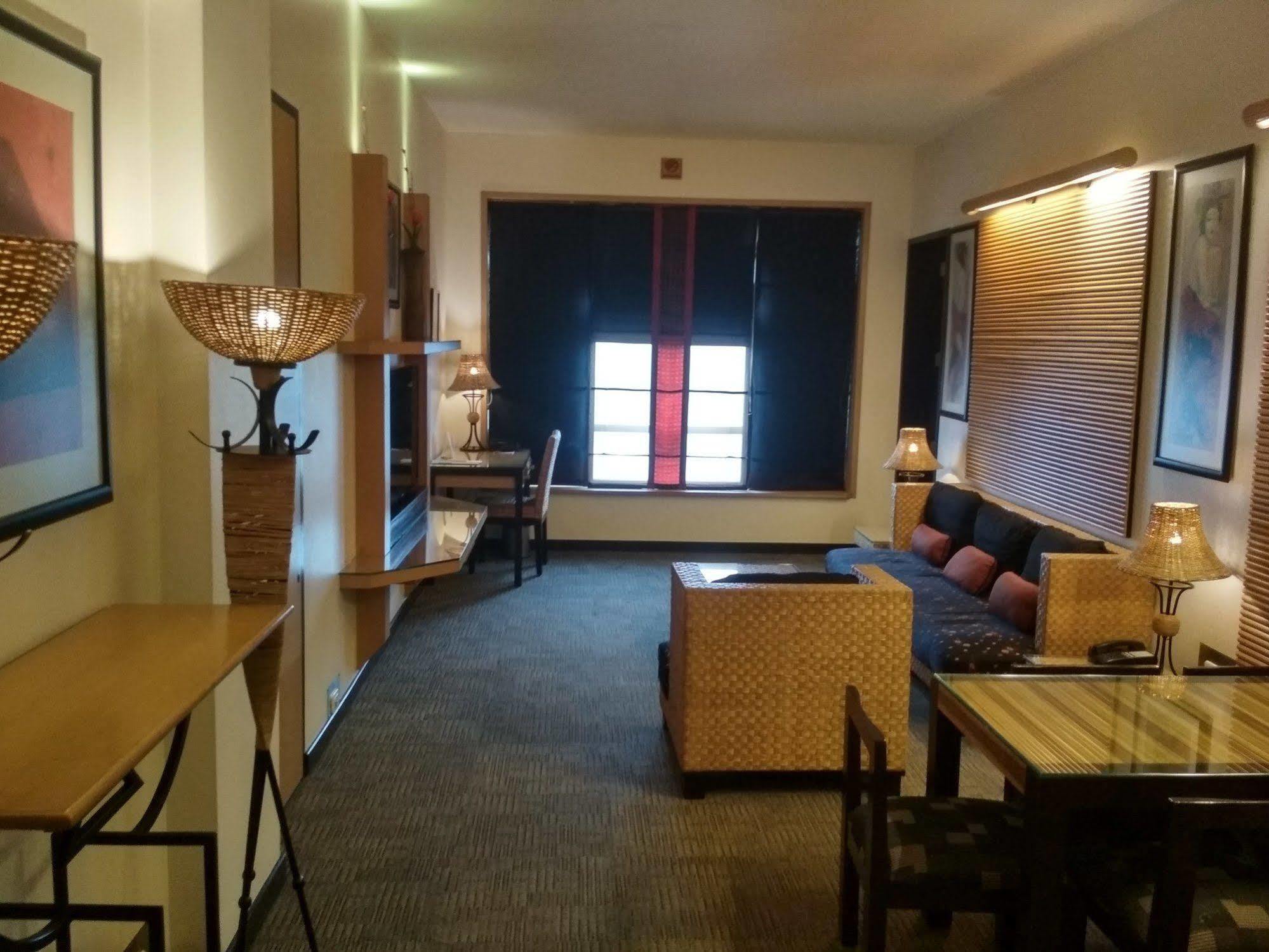 E Square The Fern, Hotel Pune