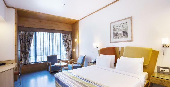 E Square The Fern, 3*